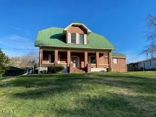 327 South Johnson Drive, Pennington Gap, VA 24277