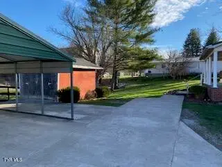 327 South Johnson Drive, Pennington Gap, VA 24277 - #3