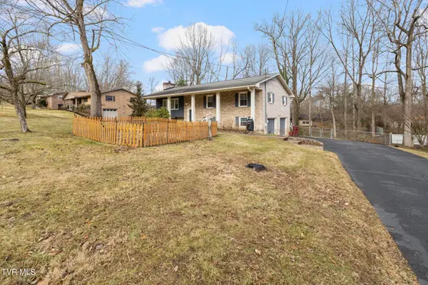 1108 Ridgecrest Road, Johnson City, TN 37604