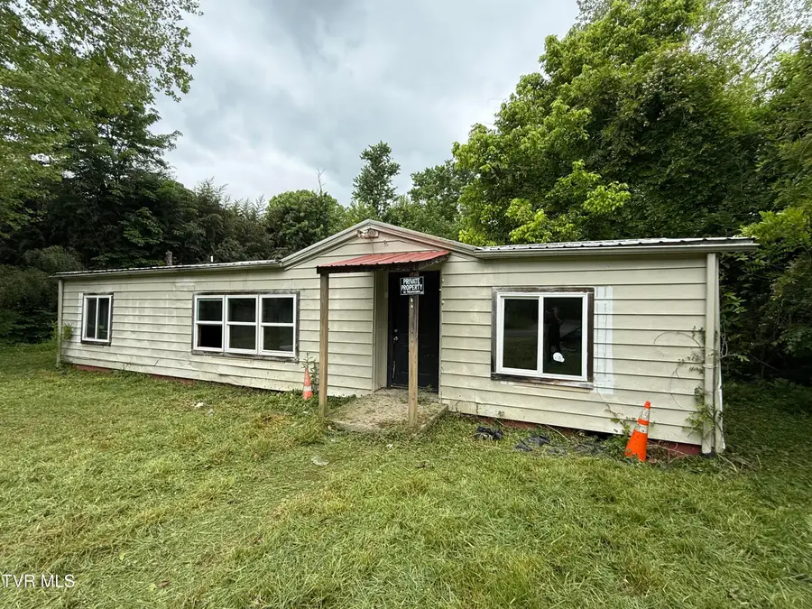 733 Taggart Avenue, Big Stone Gap, VA 24219 - #2