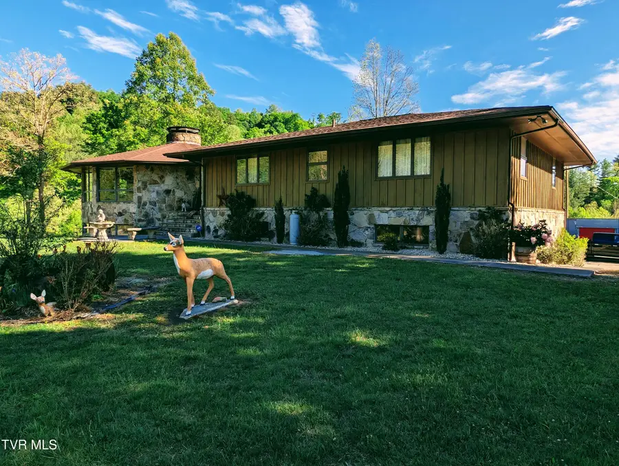 9404 Clintwood Highway, Pound, VA 24279 - #3