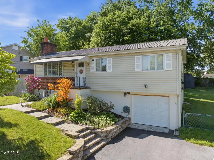 635 Robin Circle, Bristol, VA 24202 - #2