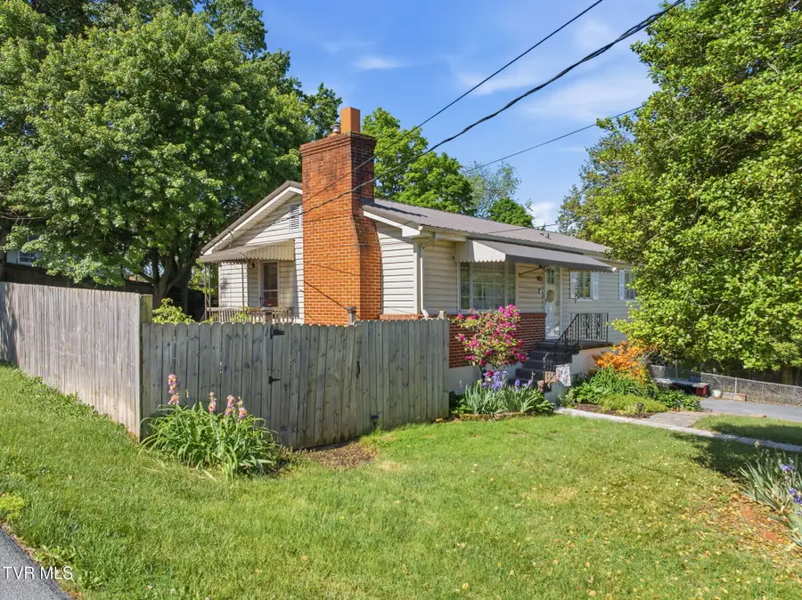 635 Robin Circle, Bristol, VA 24202 - #3