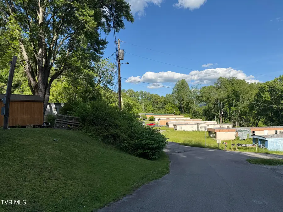 207 Garland Loop, Big Stone Gap, VA 24219 - #2
