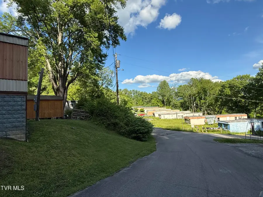 207 Garland Loop, Big Stone Gap, VA 24219 - #3