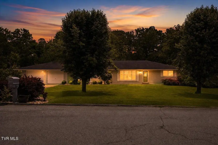 724 Santa Fe Drive, Bristol, TN 37620 - #2