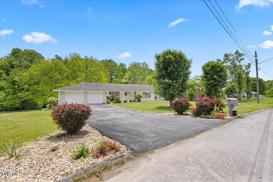 724 Santa Fe Drive, Bristol, TN 37620 - #3