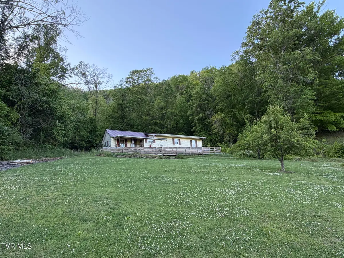 816 North 15 Street, Big Stone Gap, VA 24219 - #1