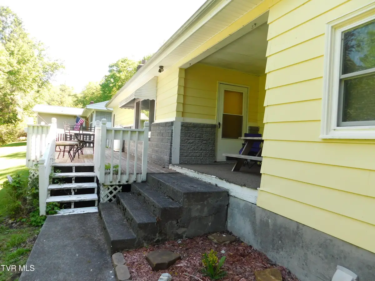 304 Southeast Highland Street, Wise, VA 24293 - #1