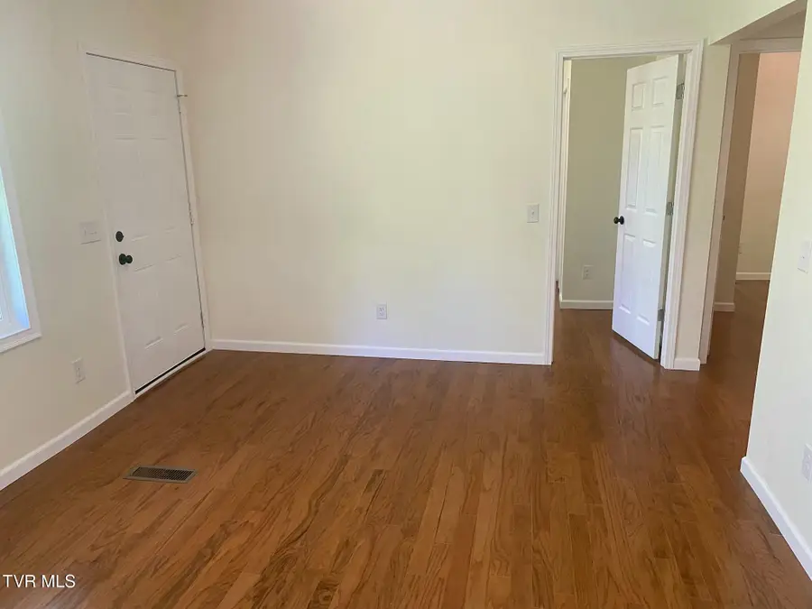 120 Templeton Street, Appalachia, VA 24216 - #3