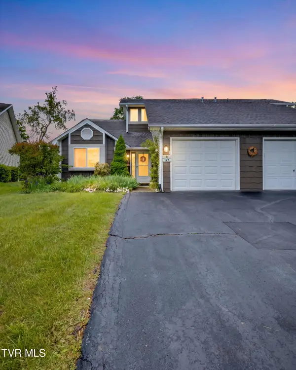 127 Timberbrook Drive, Bristol, VA 24201
