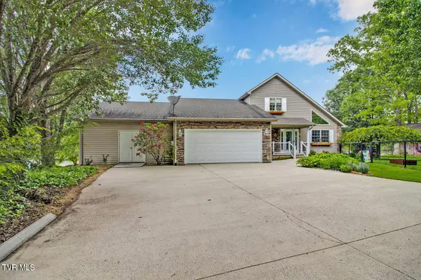 4058 Lone Wolf Circle, Crossville, TN 38572