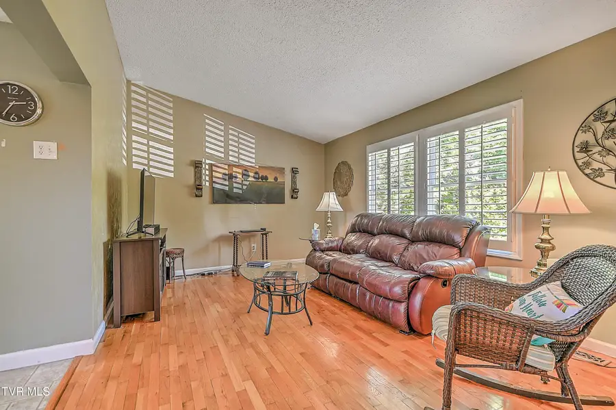 1105 Quail Harbour Drive, Johnson City, TN 37601 - #2