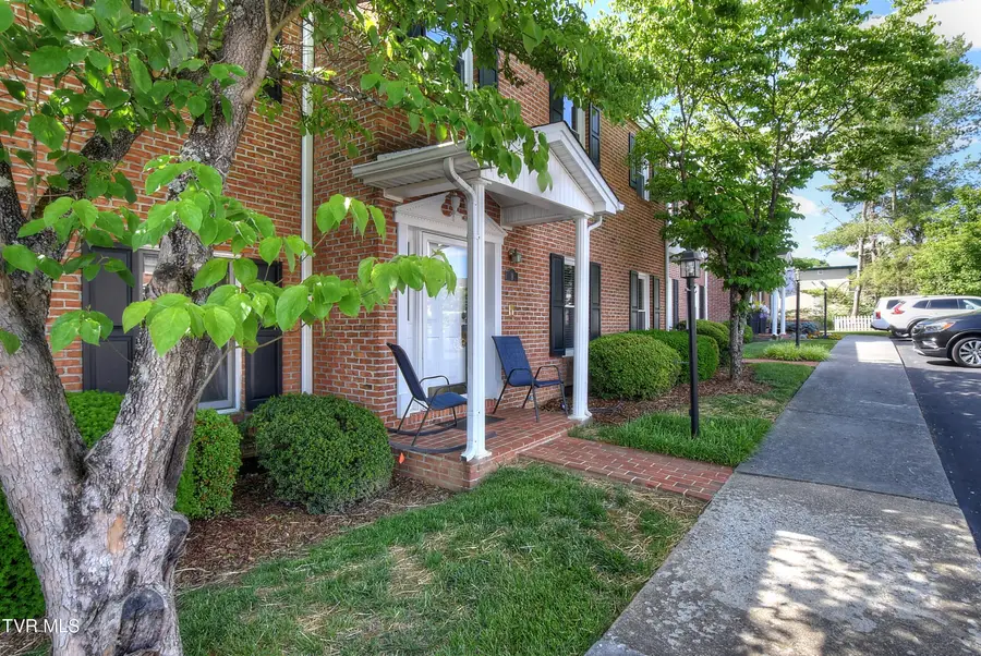 2734 East Oakland Avenue #B-9, Johnson City, TN 37601 - #3