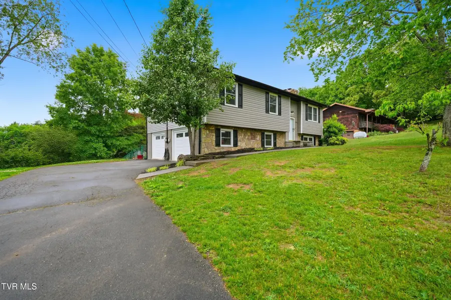 2805 Oak Cliff Court, Johnson City, TN 37601 - #3