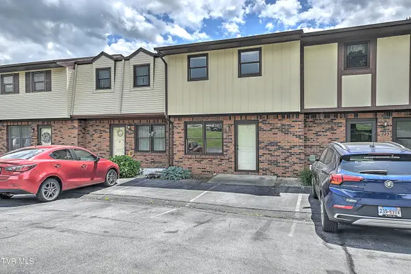225 Oakcrest Circle, Bristol, VA 24201