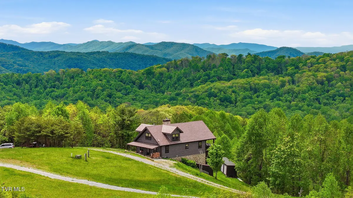 308 Walnut Mountain Farm Loop, Hampton, TN 37658 - #1
