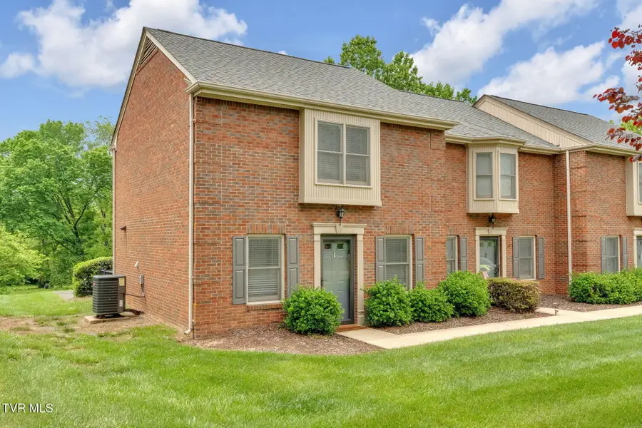 1705 West Lakeview Drive #Apt 1, Johnson City, TN 37601 - #2