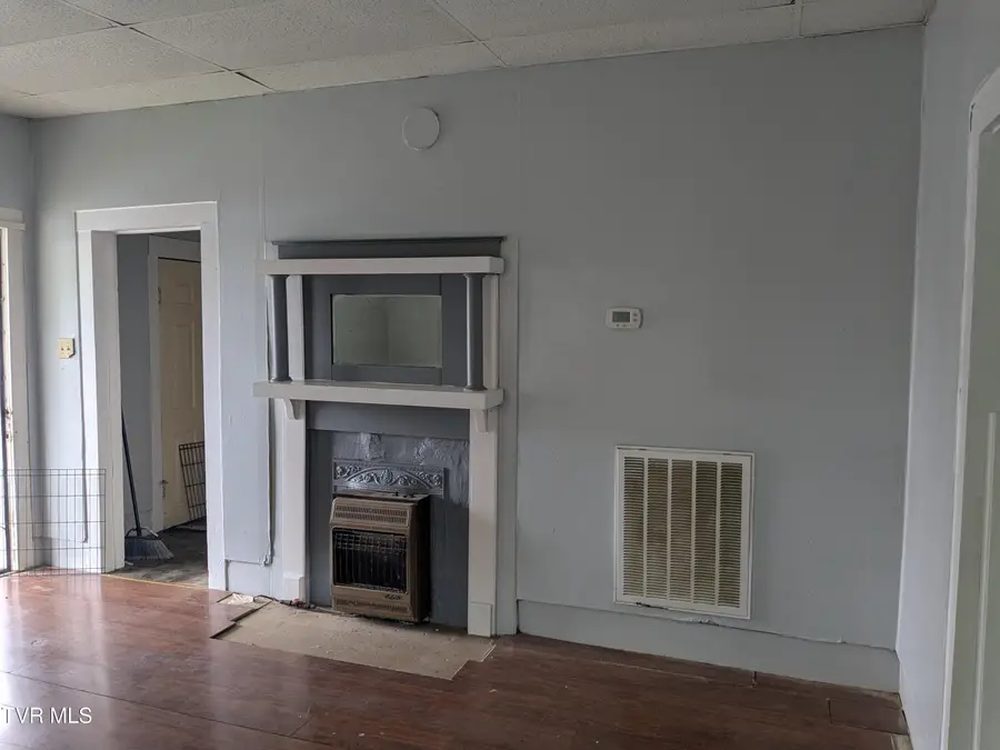 306 Davis Street, Greeneville, TN 37743 - #2