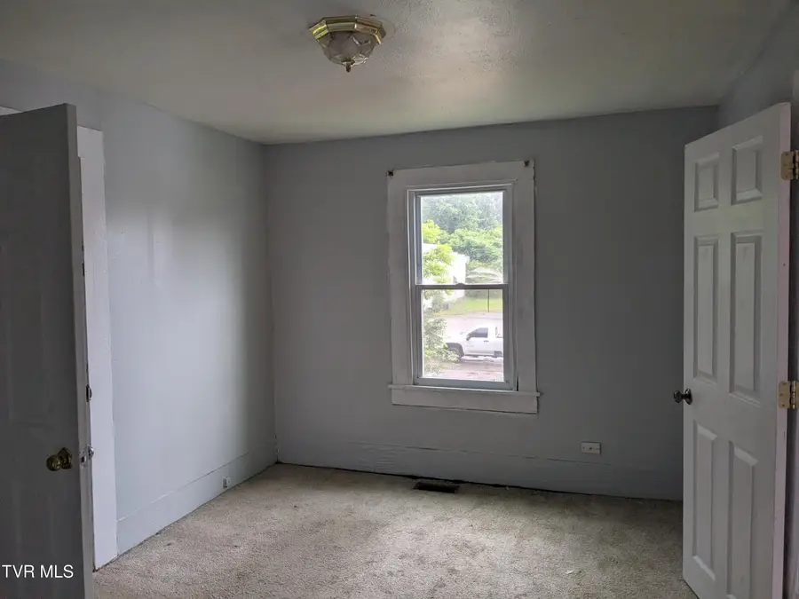 306 Davis Street, Greeneville, TN 37743 - #3