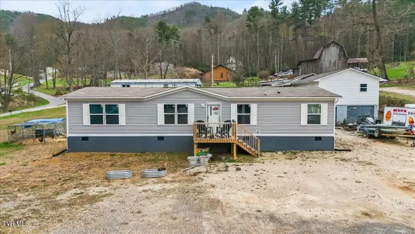 3306 U.s. 321, Hampton, TN 37658