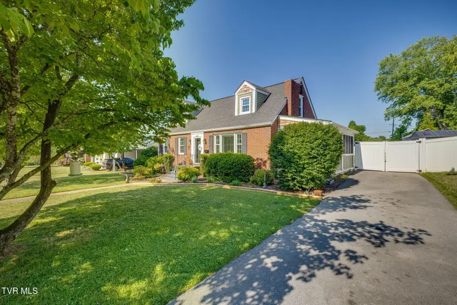 824 Fairmont Avenue, Kingsport, TN 37660 - #3