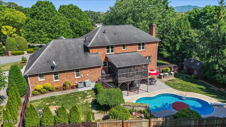 3309 Berkshire Circle, Johnson City, TN 37604 - #2