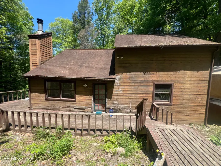 705 Southeast Laurel Lane, Norton, VA 24273 - #3