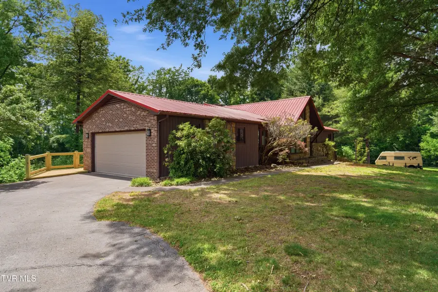 205 Spring Valley Road, Unicoi, TN 37692 - #2