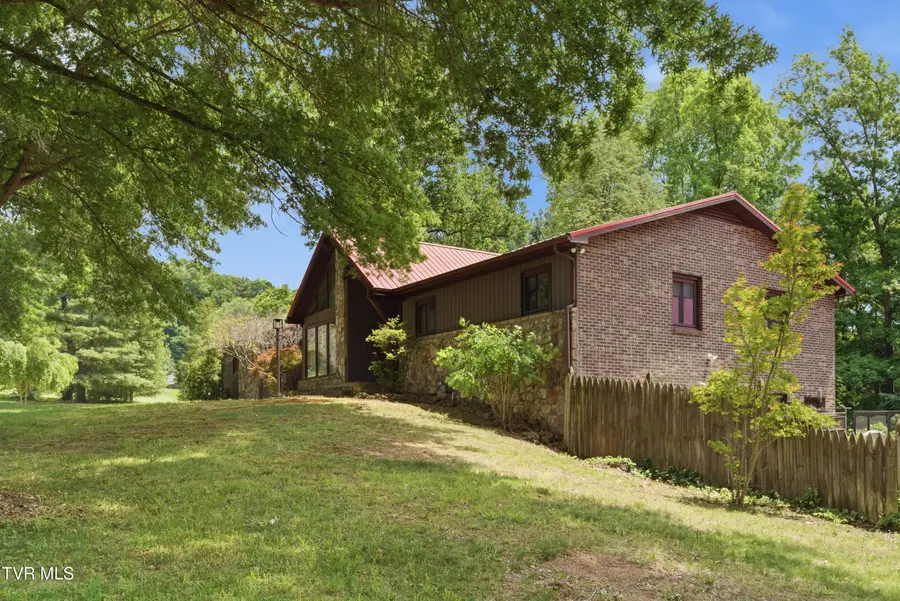 205 Spring Valley Road, Unicoi, TN 37692 - #3