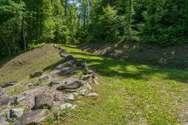 3 Ridgetop Lane, Unicoi, TN 37692