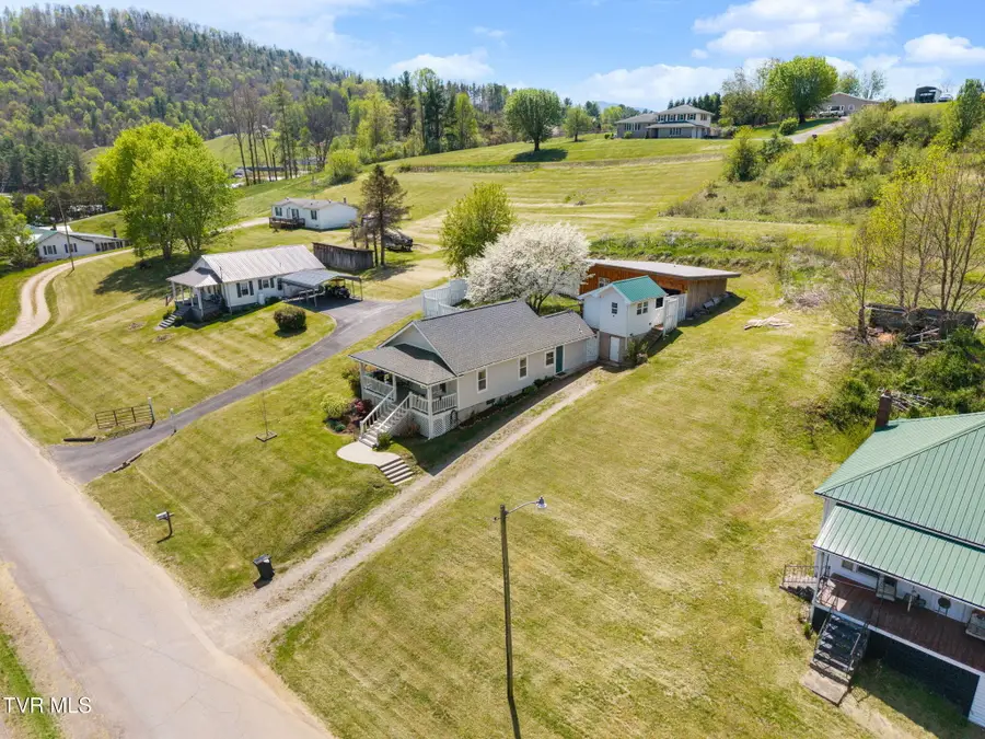207 Main Street, Butler, TN 37640 - #2