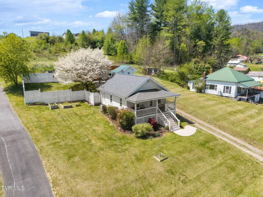 207 Main Street, Butler, TN 37640 - #3