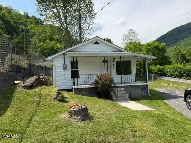 623 East 6th Avenue, Big Stone Gap, VA 24219 - #3