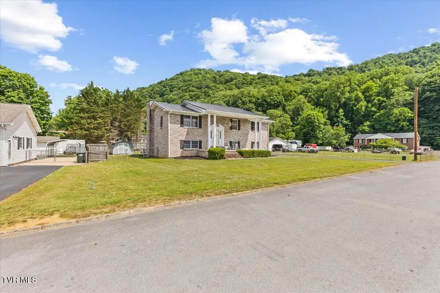1012 Southgate Drive Extension, Elizabethton, TN 37643 - #3