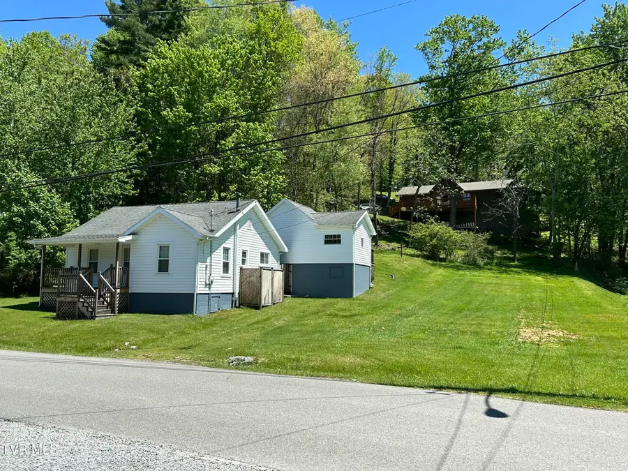 518 Spring Avenue, Wise, VA 24293 - #3