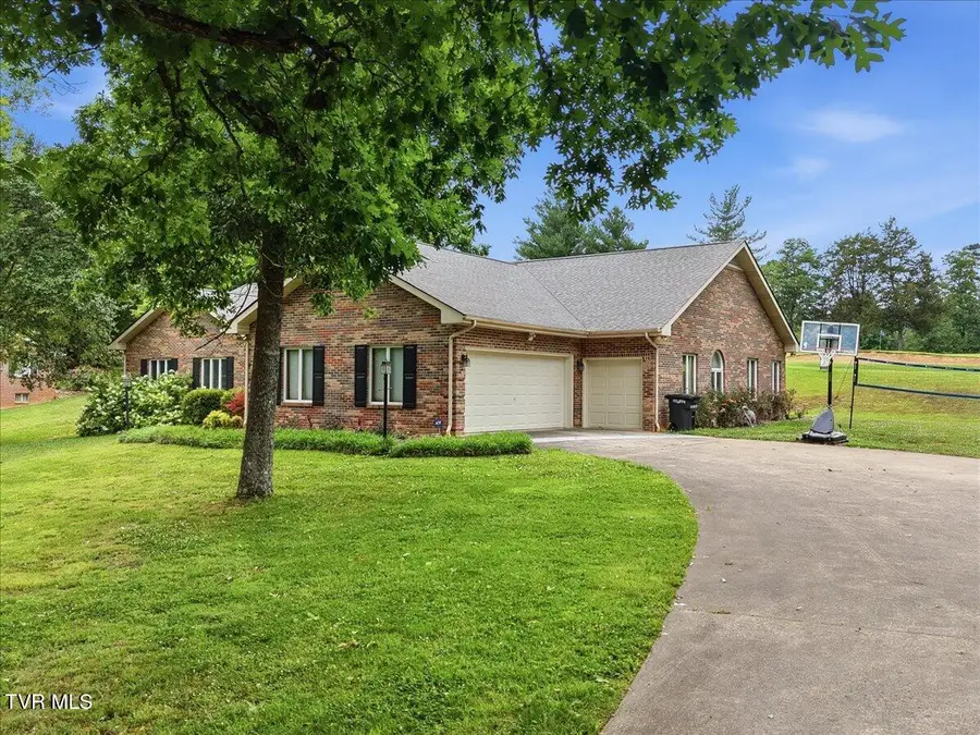 165 Fairway Drive, Greeneville, TN 37743 - #2