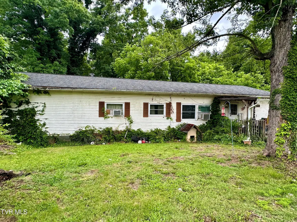 1523 Riverfront Circle, Dandridge, TN 37725 - #1