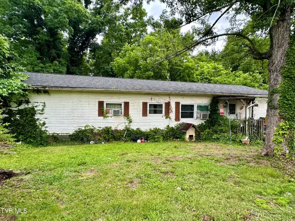 1523 Riverfront Circle, Dandridge, TN 37725