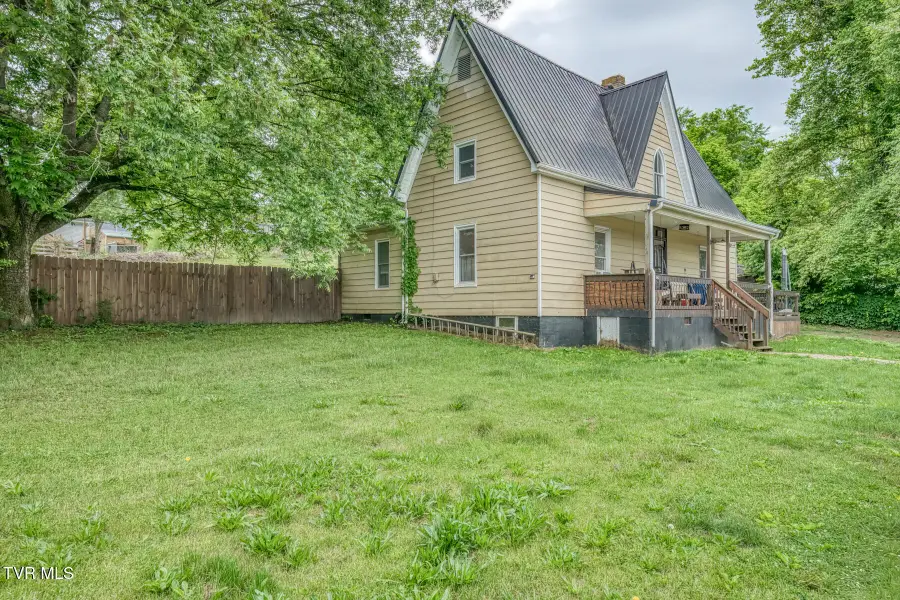 391 Railroad Street, Bluff City, TN 37618 - #2