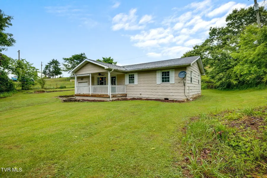 194 Circle Drive, Castlewood, VA 24224 - #2