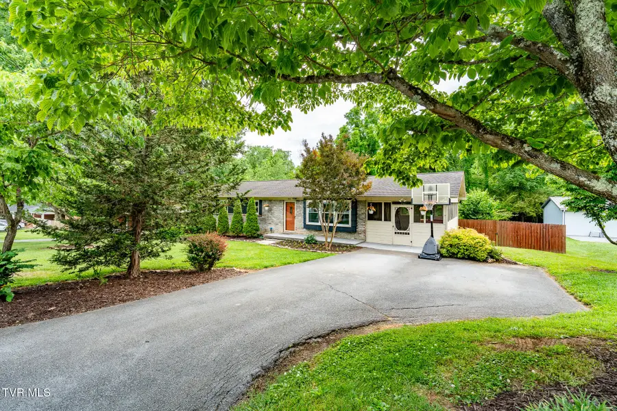 1704 Scenic Drive, Johnson City, TN 37604 - #2