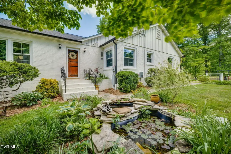 911 Woodland Avenue, Johnson City, TN 37601 - #2