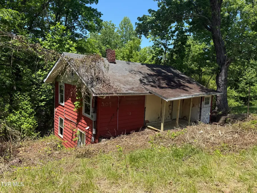 209 4th Street, Appalachia, VA 24216 - #2