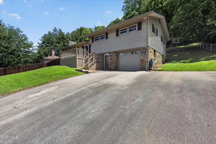 3852 Ridgeline Drive, Kingsport, TN 37664 - #3