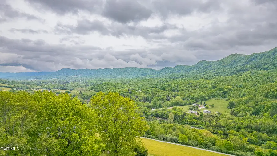 508 Wonderland Drive, Gate City, VA 24251 - #2