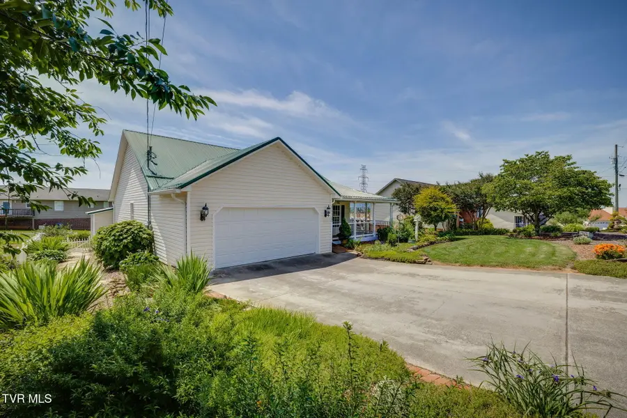 224 Chickasaw Circle, Church Hill, TN 37642 - #2