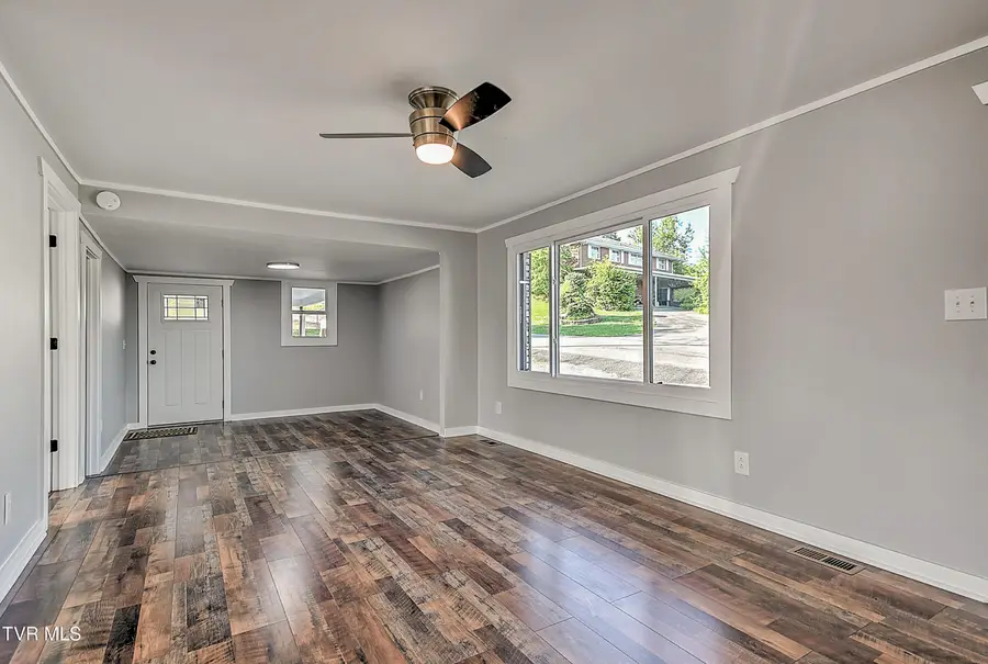 212 Asbury Street, Kingsport, TN 37660 - #3