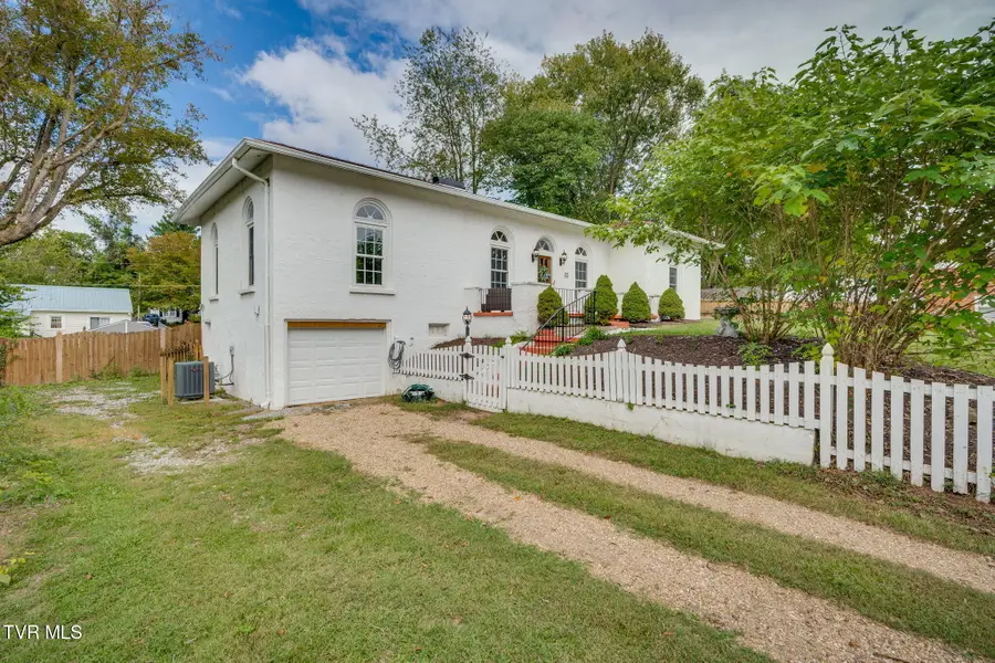 826 Polk Avenue, Johnson City, TN 37604 - #2