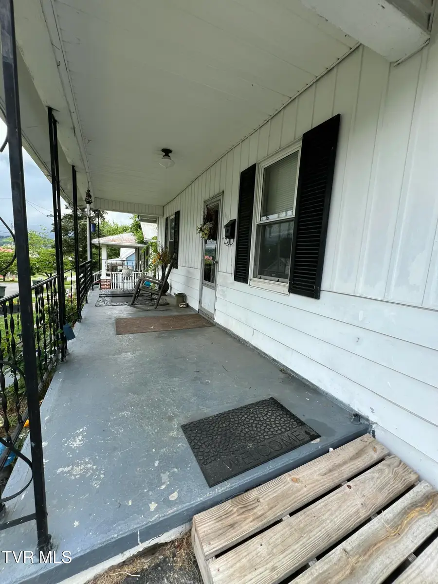 714 Beech Street, Elizabethton, TN 37643 - #3